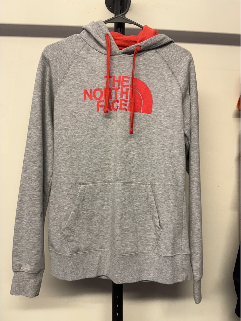 The North Face Women's Half Dome Graphic Pullover Hoodie - Grey & Red Medium